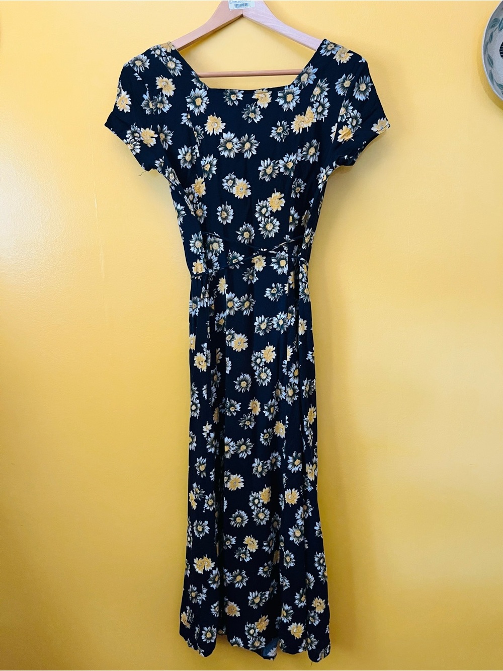 Vintage Women's Black Floral Maxi Dress with Yellow Daisies - Picture 2 of 5